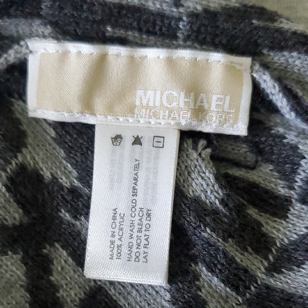 Michael Kors Black and Gray Beanie and Scarf Set Gender Neutral - Picture 2 of 6